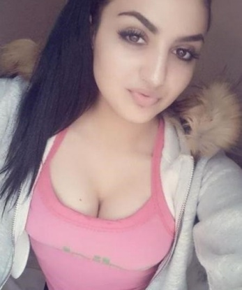 Опыт в сфере интимных услуг у меня богатый, каждая встреча со мной будет незабываемой и полна страсти. Я обладаю всеми необходимыми навыками, чтобы удовлетворить самого требовательного мужчину. В моих возможностях - массаж, эротические игры, стриптиз, классический секс и многое другое. Поставь для себя эмоциональный эксперимент и окунись в мир блаженства со мной. Фото проверены и соответствуют действительности. Жду вас в Москве для приятной встречи. 🌹 9289, 25 лет